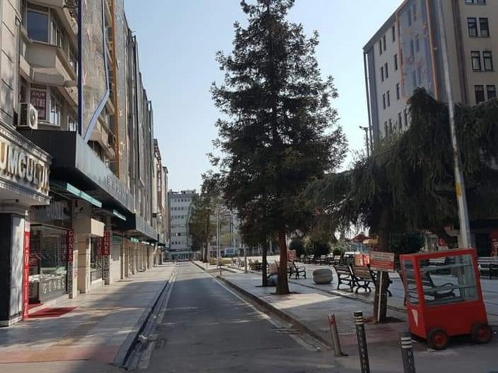 Samsun'da sokağa çıkma yasağı sonrası her yer ıssız kaldı