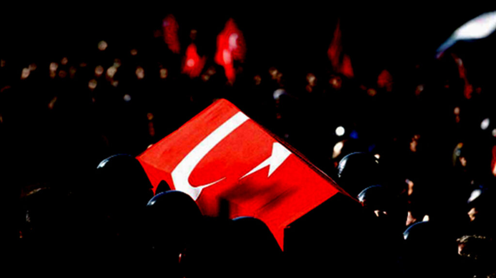 Diyarbakır'da bombalı saldırı:2 asker şehit düştü