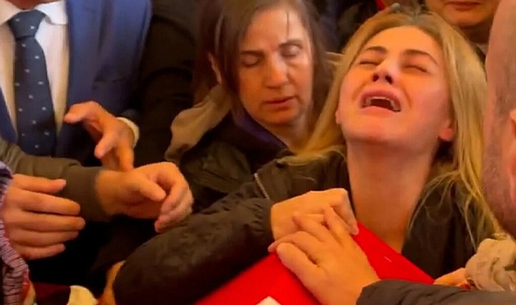 Volkan Konak'ın İstanbul'daki cenazesinde eşinden yürek yakan feryad