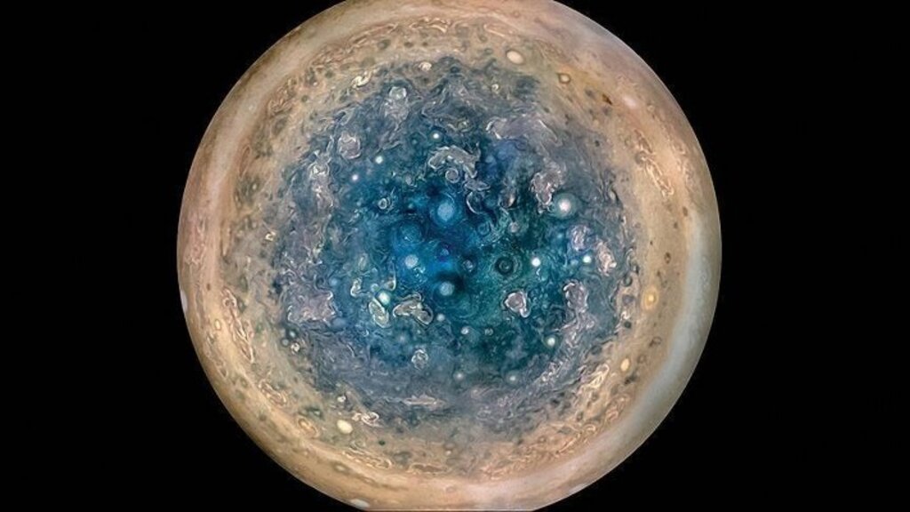 NASA Jüpiter keşif uydusunda kasırgalar ortaya çıktı