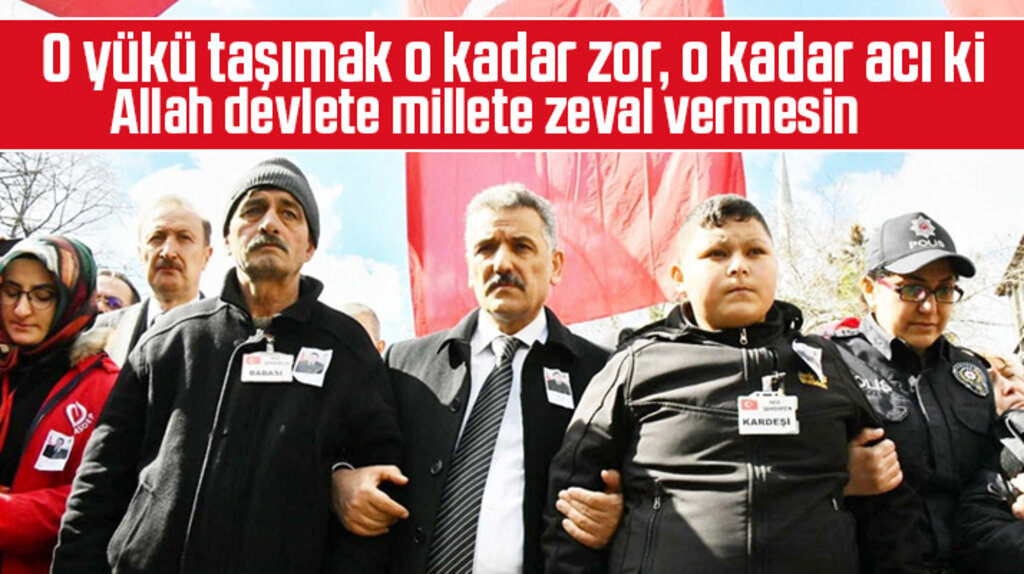 Samsun Valisi Osman Kaymak şehit babası ve kardeşini kollarına girerek teselli etti
